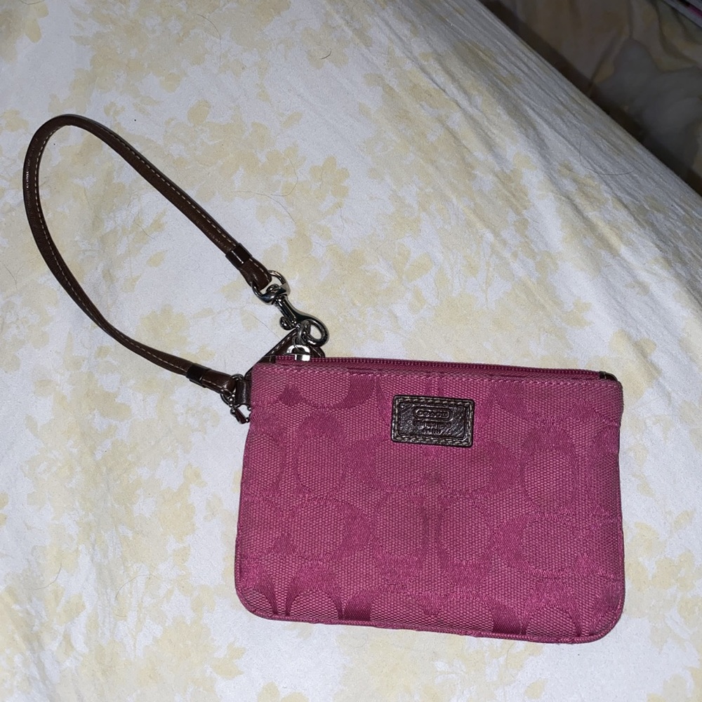 coach pink wristlet